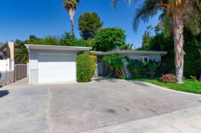 Woodland Hills Charmer